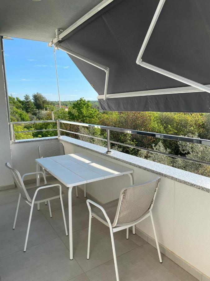 Ferienwohnung Mint&Rose Peroj Exterior foto